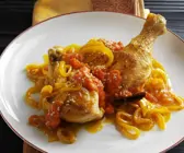 Geschmortes Hähnchen mit Kürbis