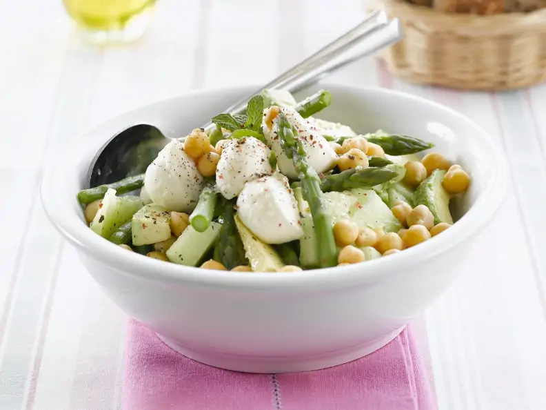 Gemüse-Melonen-Salat mit Mozzarella