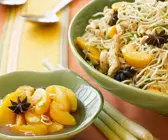 Pikanter Nudelsalat mit Huhn, Pfirsich, Zitronengras und Sternanis
