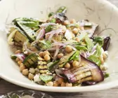 Auberginen-Zucchini-Salat mit Kichererbsen
