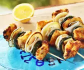 Zucchini-Fisch-Spieße auf griechische Art