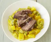 Rinderfilet mit Kartoffeln in Safransauce