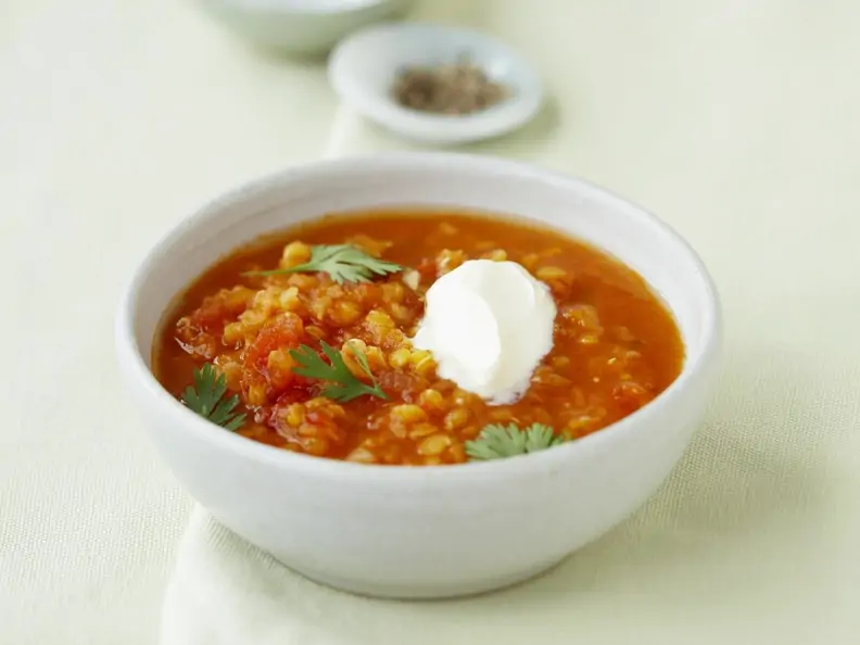 Rote Linsensuppe mit Koriander
