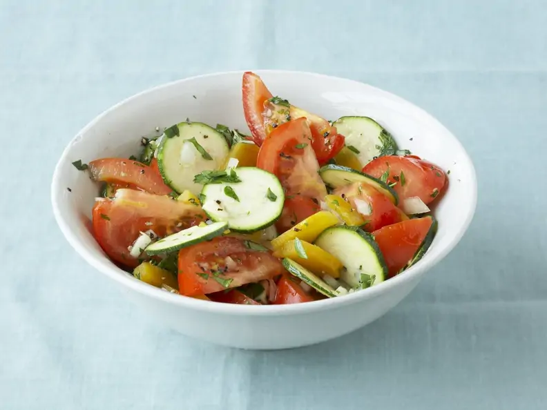 Bunter Zucchinisalat