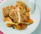 Panierter Tofu mit Möhrensalat nach orientalischer Art