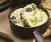 Brokkoli mit Käse gratiniert