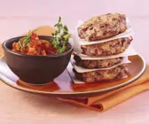 Rote-Bohnen-Bratlinge mit Tomatensalsa