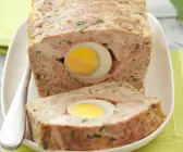 Hackbraten mit Ei gefüllt