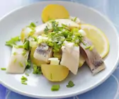 Kartoffel-Herings-Salat mit Schnittlauch