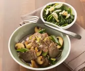 Lamm mit Champignons und Spinat