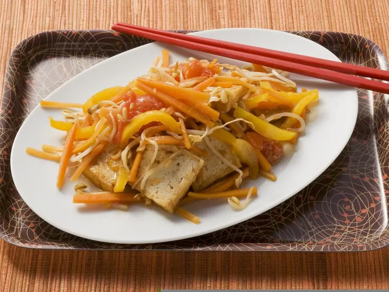 Gebratener Tofu mit Gemüse