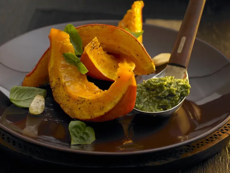 Kürbis mit grünem Pesto