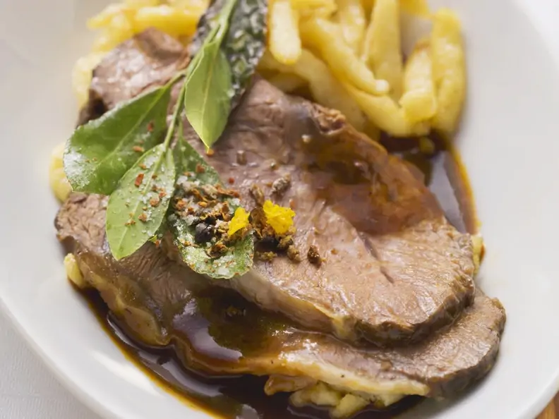 Rinderschulter mit gebratenem Sternanis