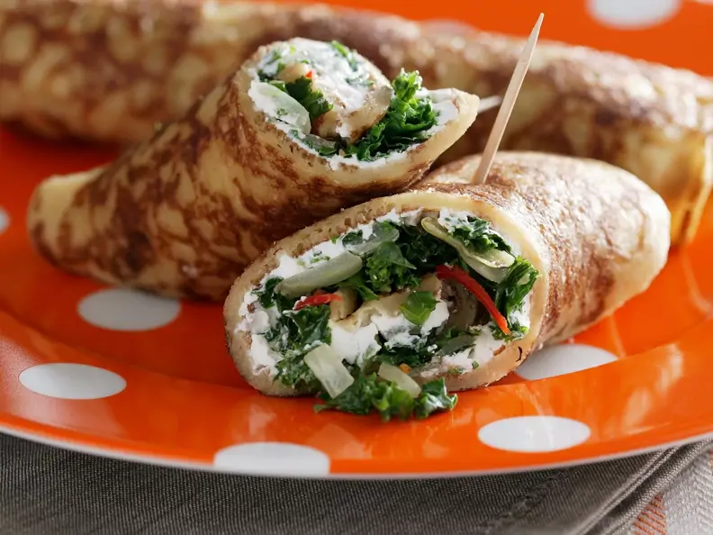 Crêpe mit Salat und Ziegenkäse