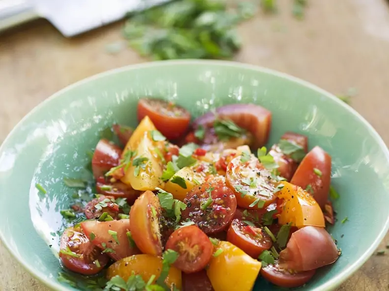 Sommerlicher Tomatensalat