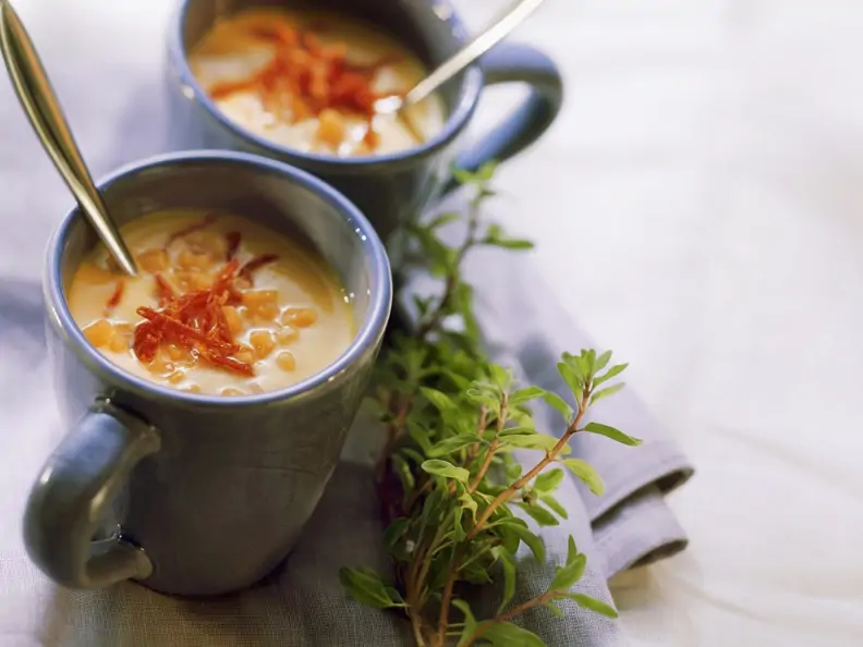 Karottensuppe mit getrockneten Tomaten
