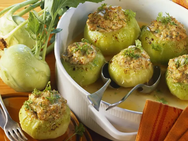 Gefüllter Kohlrabi mit Wurstbrät