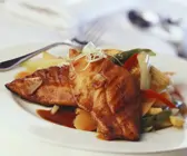 Kabeljau mit Asia-Gemüse und Sojasauce