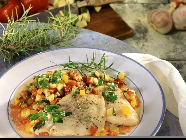 Rotbarschfilet mit Gemüsesauce