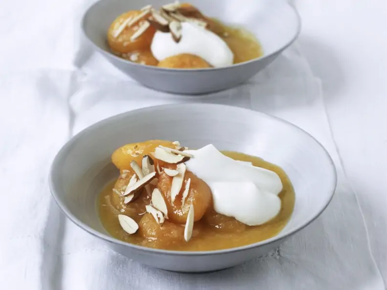 Aprikosendessert mit Mandeln