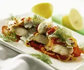 Zandergratin mit Paprika, Äpfeln und Dill
