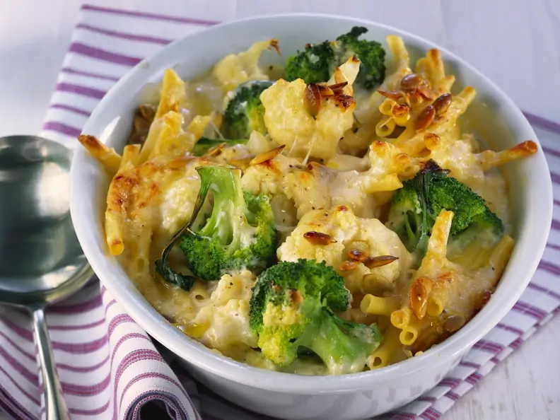 Nudelgratin mit Blumenkohl und Brokkoli