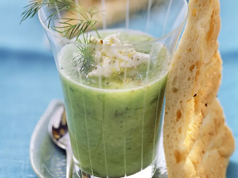 Gurken-Schafskäse-Gazpacho