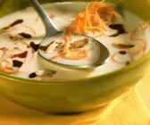 Schwarzwurzelcremesuppe mit Kürbiskernen