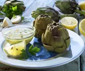 Artischocken mit würzigem Dip