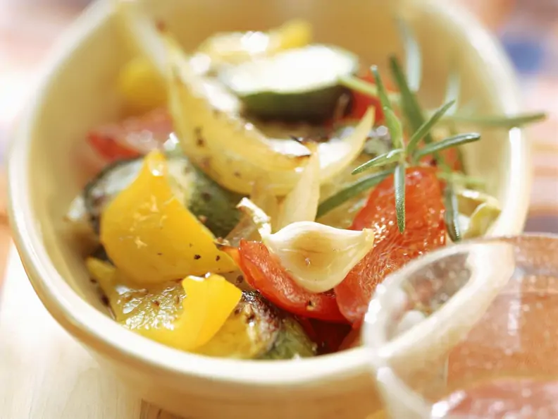Gebackenes Gemüse mit Kräutervinaigrette