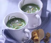 Lachsstreifen in Bärlauchsuppe