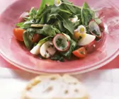 Frühlingshafter Spinat-Bärlauch-Salat