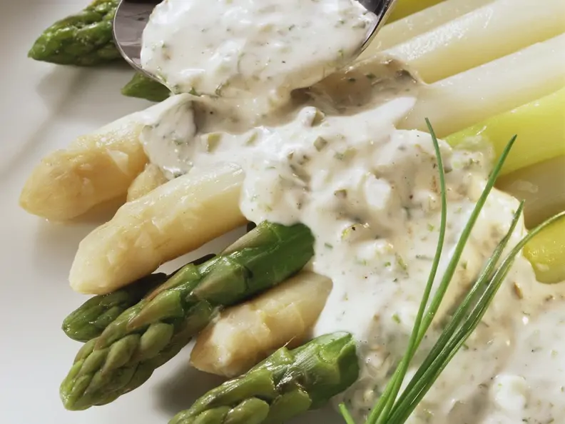Spargel mit Sauce Tartare