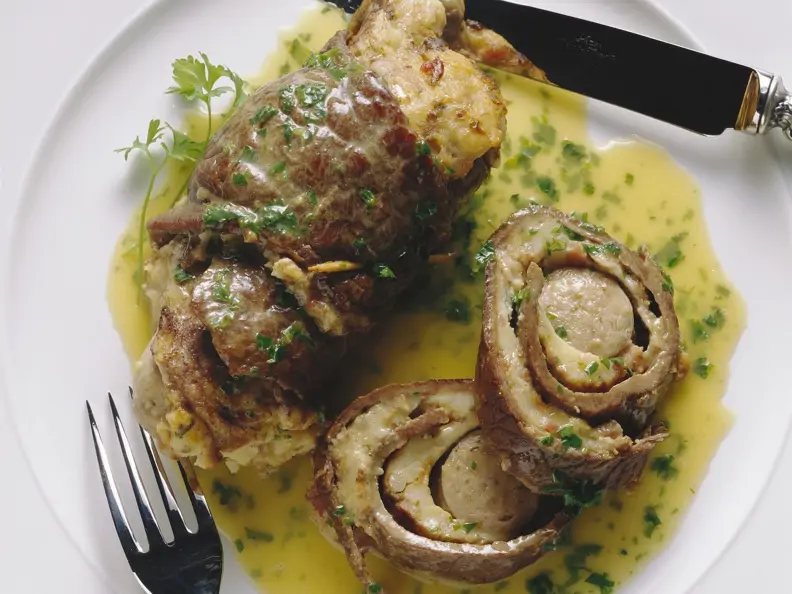 Rouladen mit Bratwurstfüllung