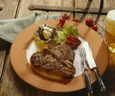 Porterhouse-Steak mit Ofenkartoffel