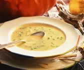 Kürbiscremesuppe mit Kräutern