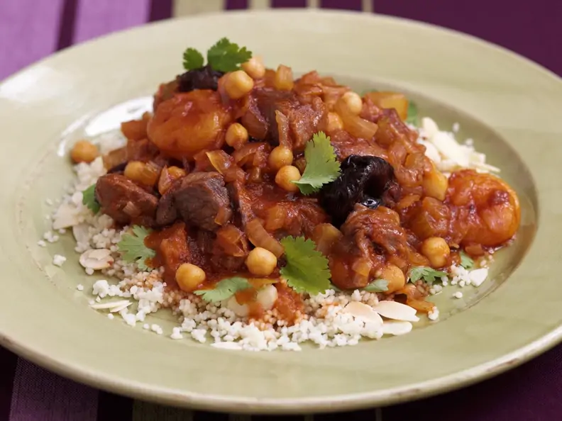 Lammragout mit Kichererbsen auf Couscous