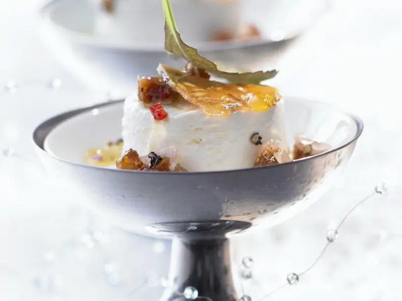 Ziegenfrischkäse mit Feige und karamellisiertem Fenchelsalat