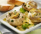 Gegrillte Riesenchampignons mit Olivenöl, Knoblauch und Kräutern