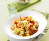 Tofupfanne mit Paprika und Chinakohl