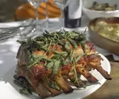 Kalbskarree mit frittierten Salbeiblättern