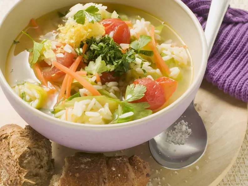 Reissuppe mit Gemüse