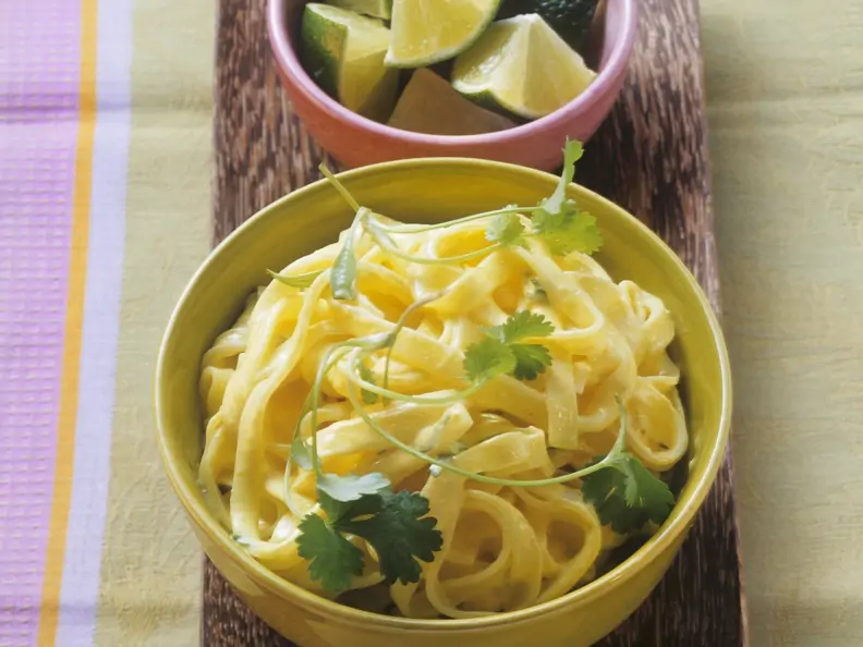 Pasta mit Curry-Kokos-Sauce