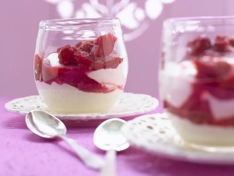 Mascarponecreme mit Rhabarber