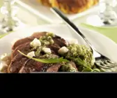 Gebratene Entenbrust mit Pesto aus Rucola