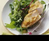Hähnchen in Zitrone mit Salat aus Wildkräutern