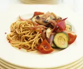 Pastapfanne mit Gemüse