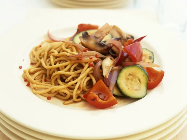 Pastapfanne mit Gemüse