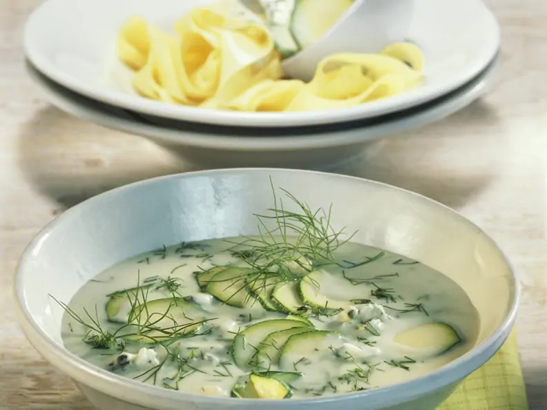 Pasta mit Zucchinisauce