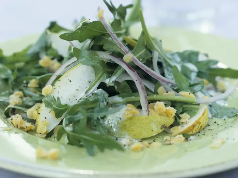Linsen-Birnen-Salat mit Rucola